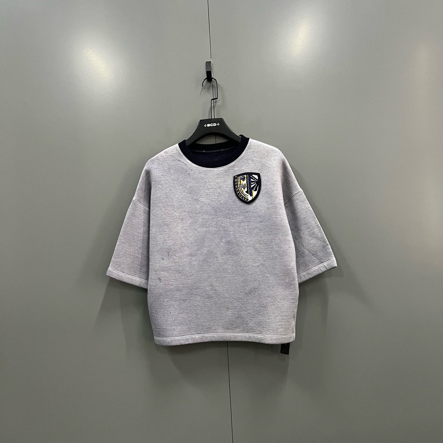 tt1 盾牌刺绣五分袖卫衣 38码/95新/020278/无领标