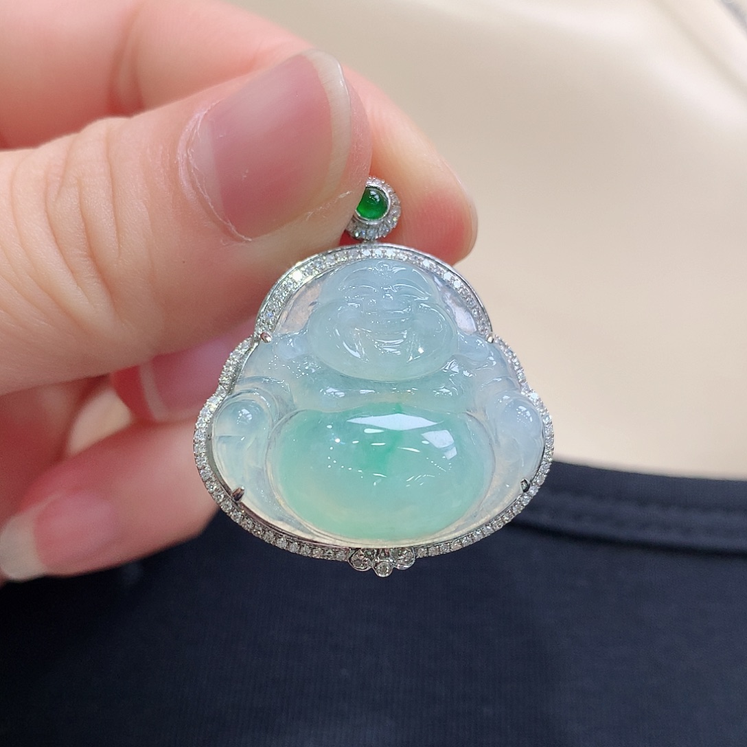 颈饰18K金镶嵌翡翠佛公