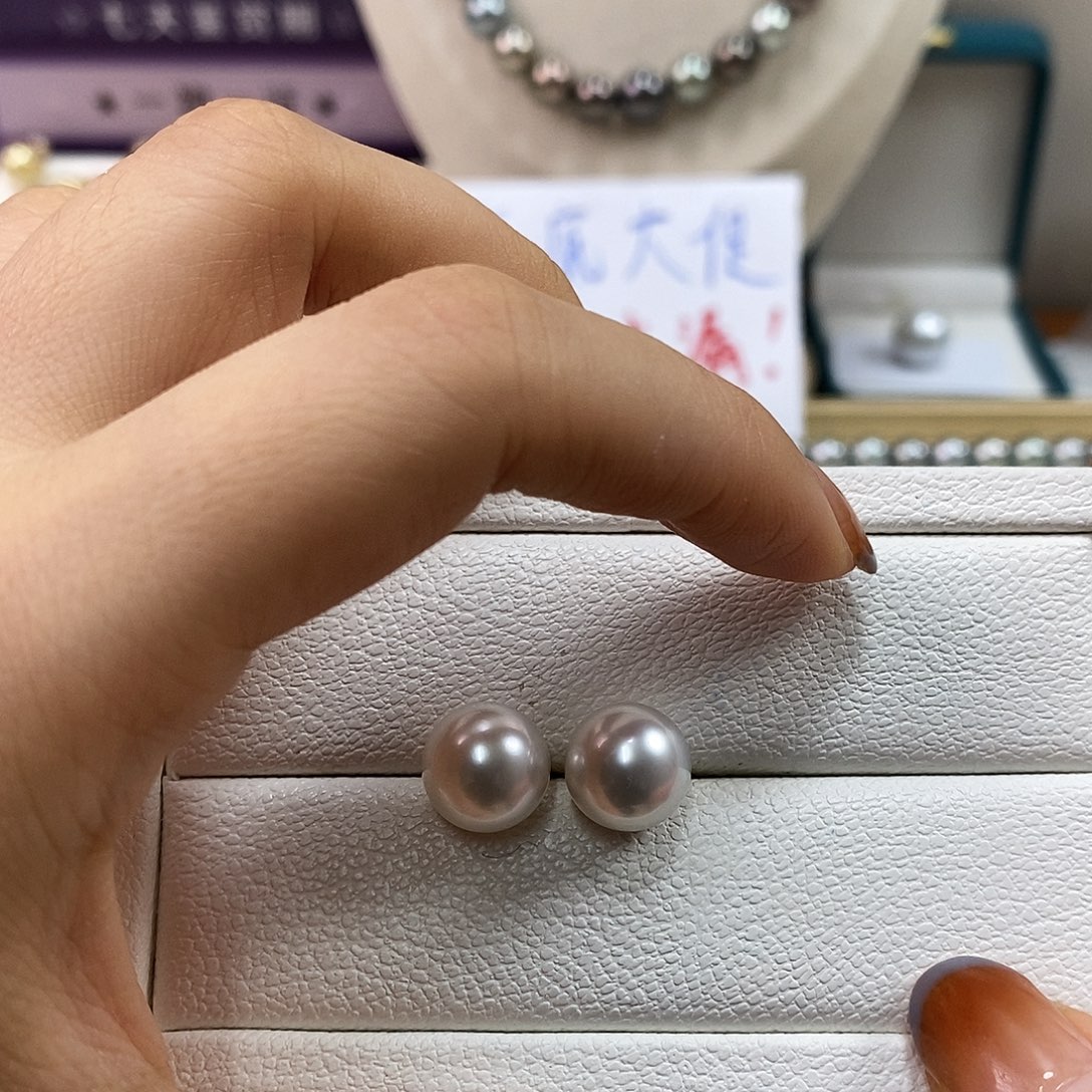 海水珍珠耳饰18K金镶嵌10.9m冷光澳白耳钉（维纳斯品质）