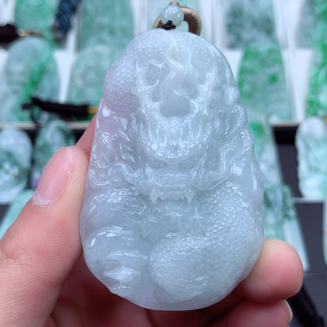 翡翠颈饰未镶嵌翡翠吊坠