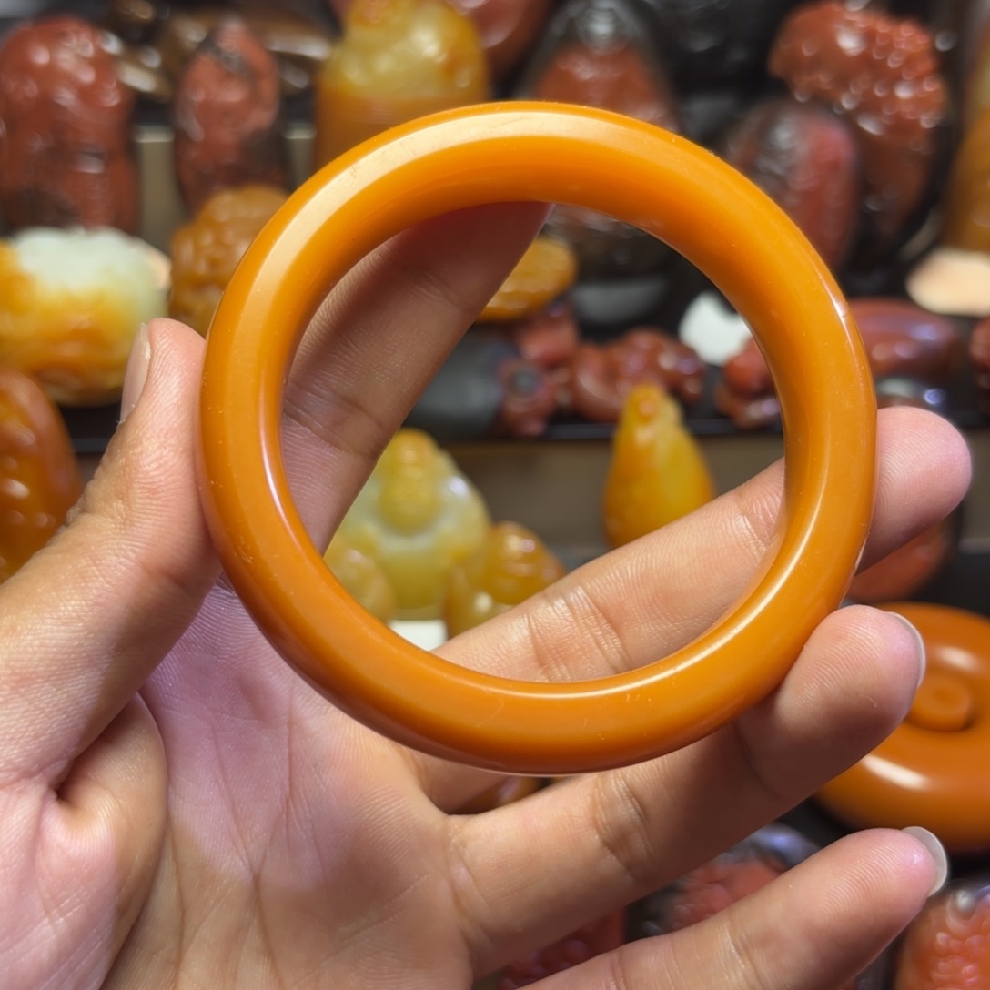 憨***生和田玉未镶嵌颈饰