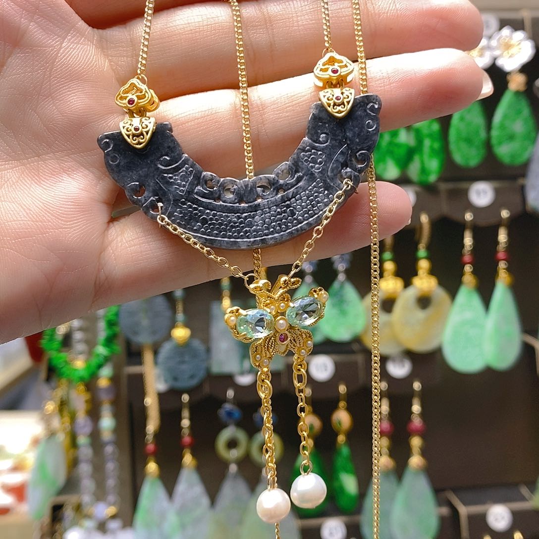 未镶嵌翡翠耳饰翡翠