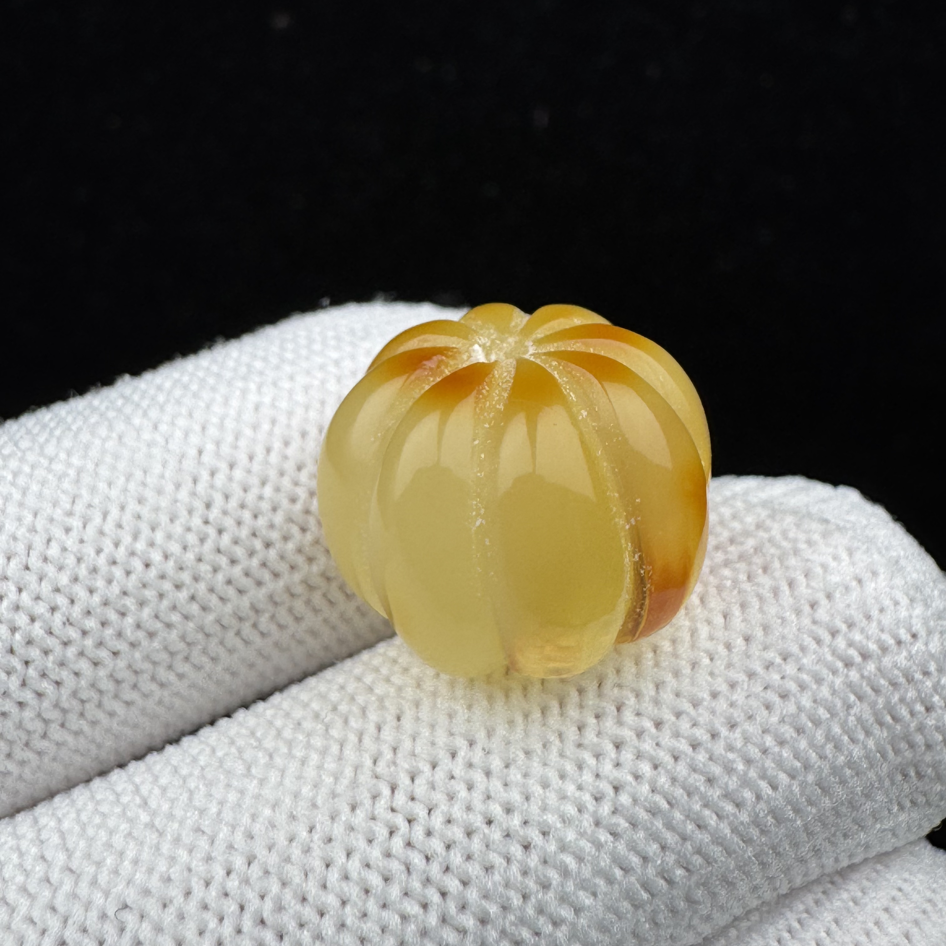 F1340天然蜜蜡 雕刻南瓜17.6*13.7mm原矿蜜蜡