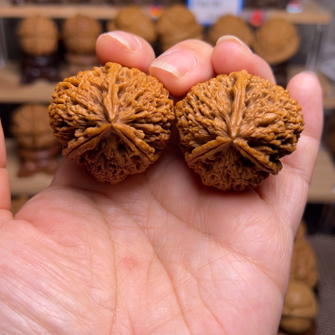 文玩核桃把件10w水龙纹三棱38尺