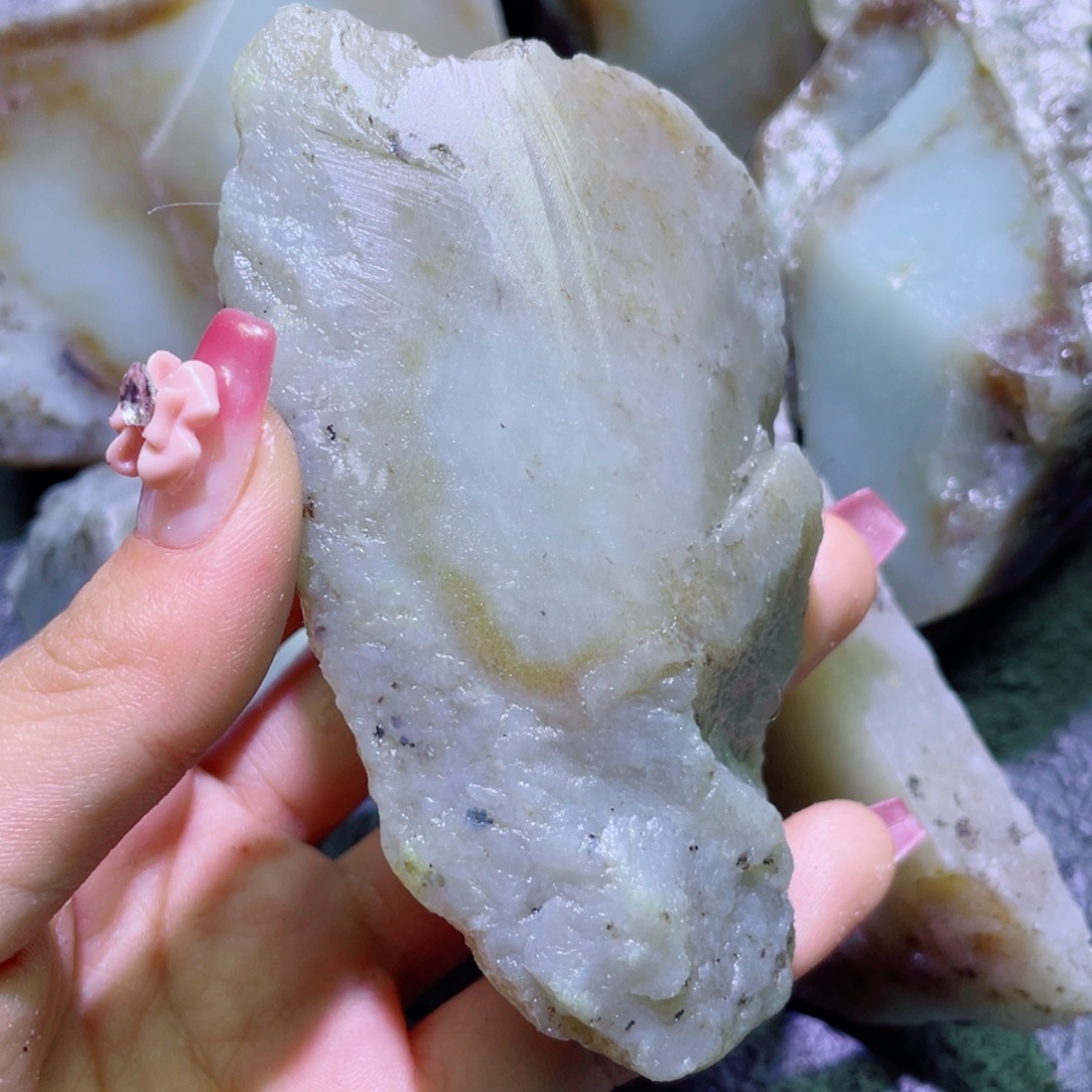 和田玉未镶嵌珠宝半成品