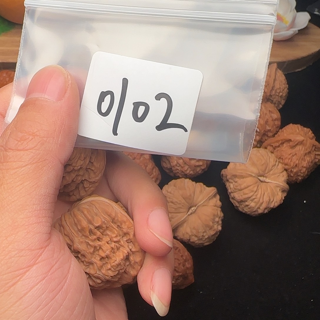 M***g文玩核桃把件0102全品四座楼