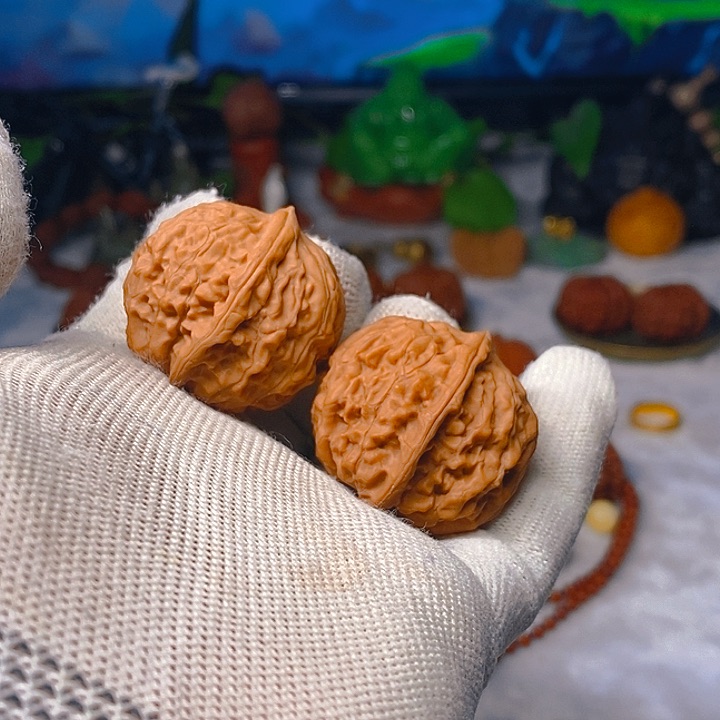 文玩核桃把件黄松峪元宝