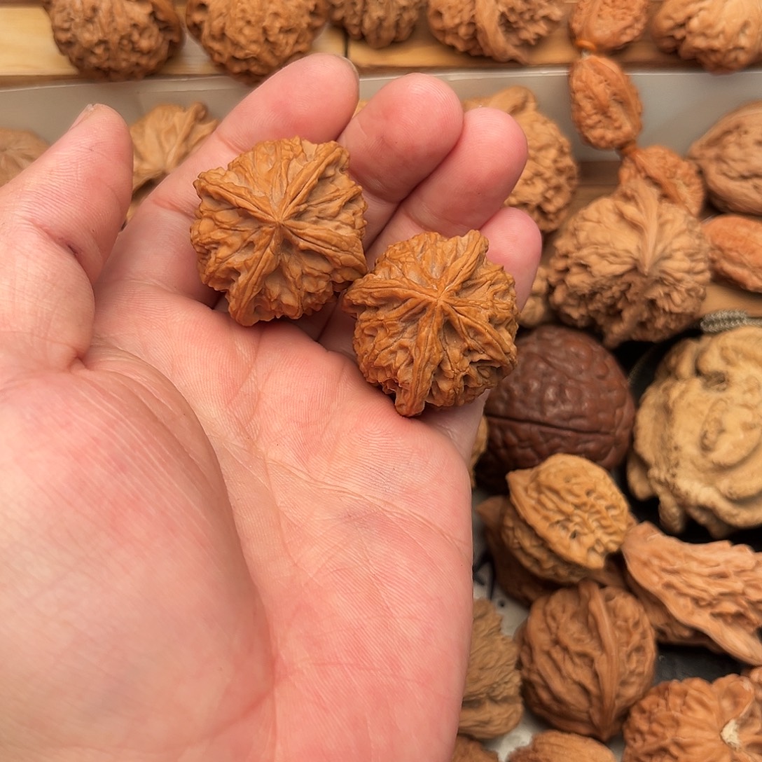 电***达文玩核桃吊坠四愣