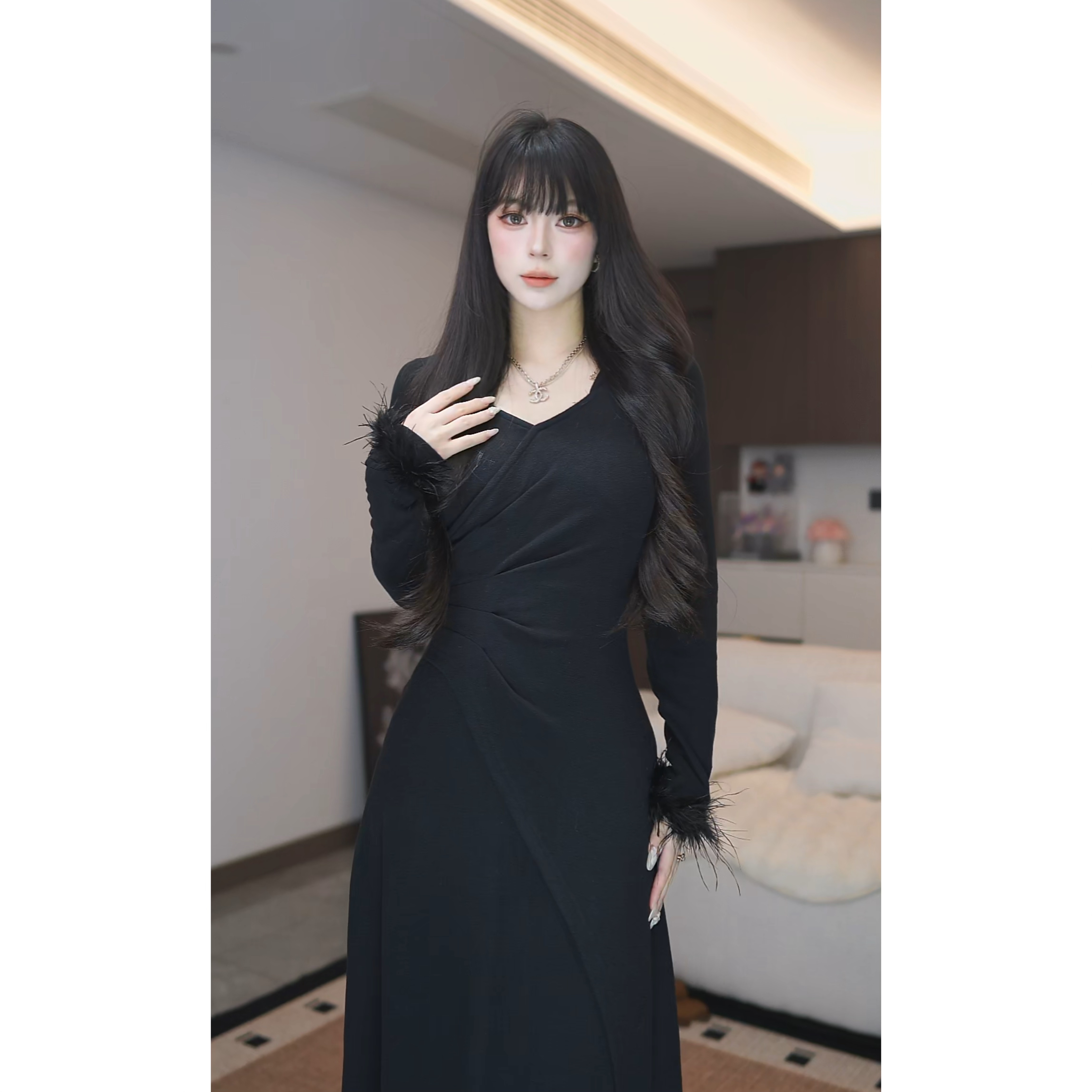  JIAYU 法式秋冬气质轻熟风宴会高级感打底百搭长裙