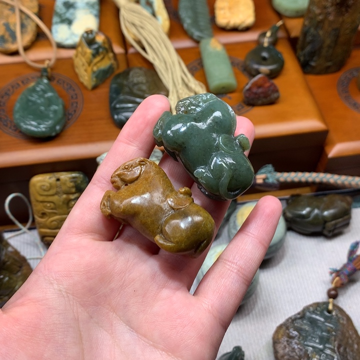 岫岩河磨玉（透闪石质玉）未镶嵌挂件