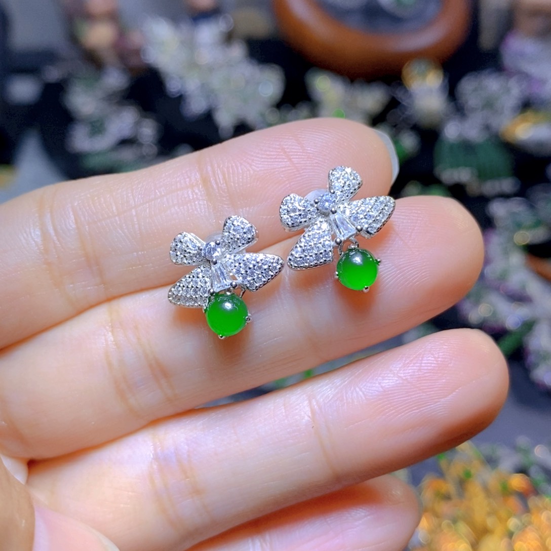 翡翠颈饰银S925镶嵌天然翡翠