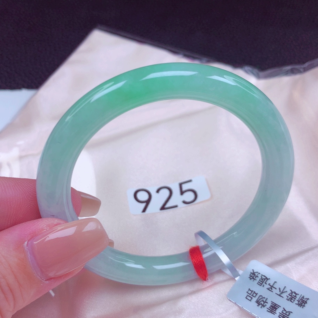 翡翠未镶嵌手镯手镯