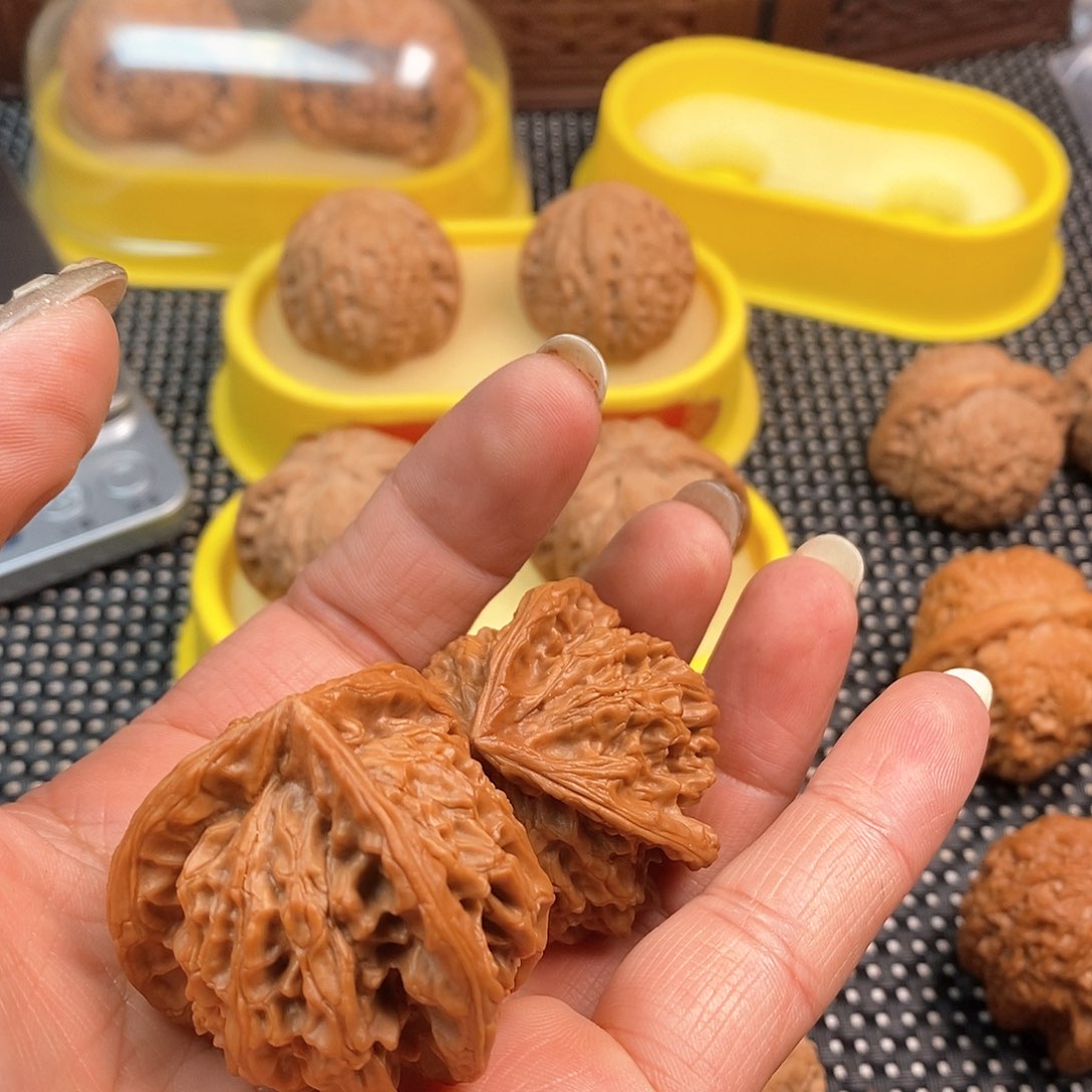 文玩核桃吊坠搂****?39尺正奔