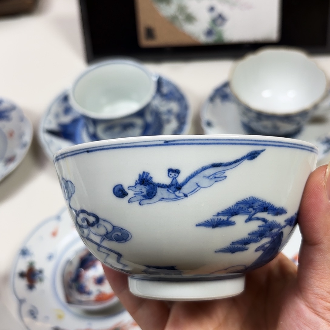 瓷          绫部史织