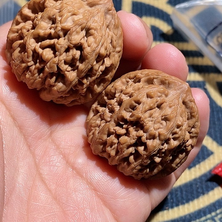 【闪购商品】文玩核桃吊坠金**富蚂蚁王