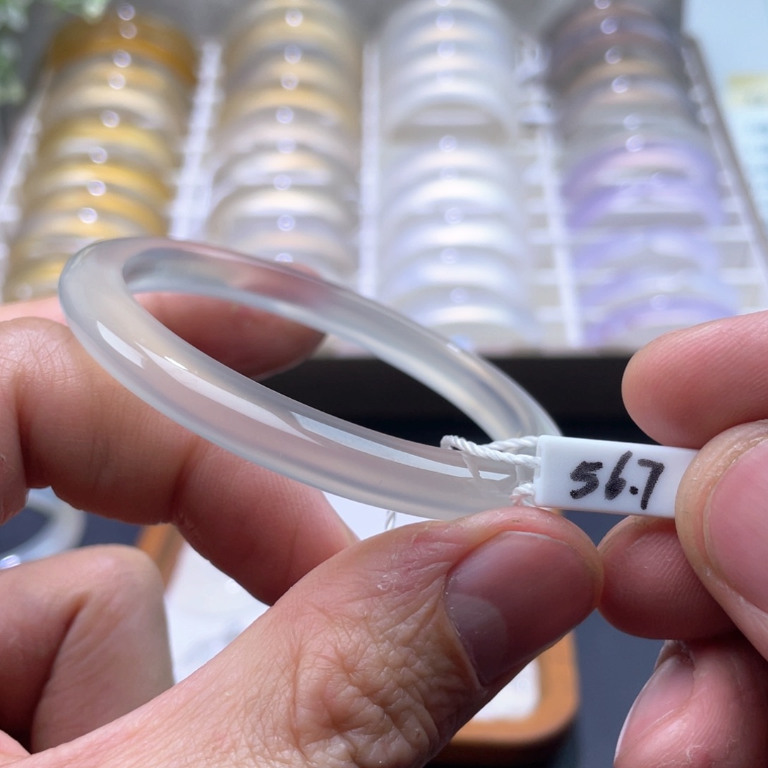 玛瑙/玉髓手镯未镶嵌再****?56.7*7.5*6.8