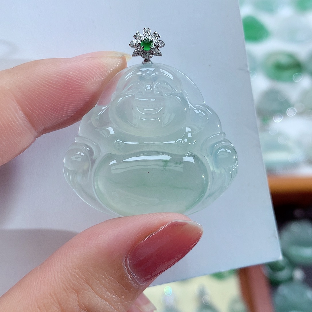 翡翠18K金镶嵌颈饰佛