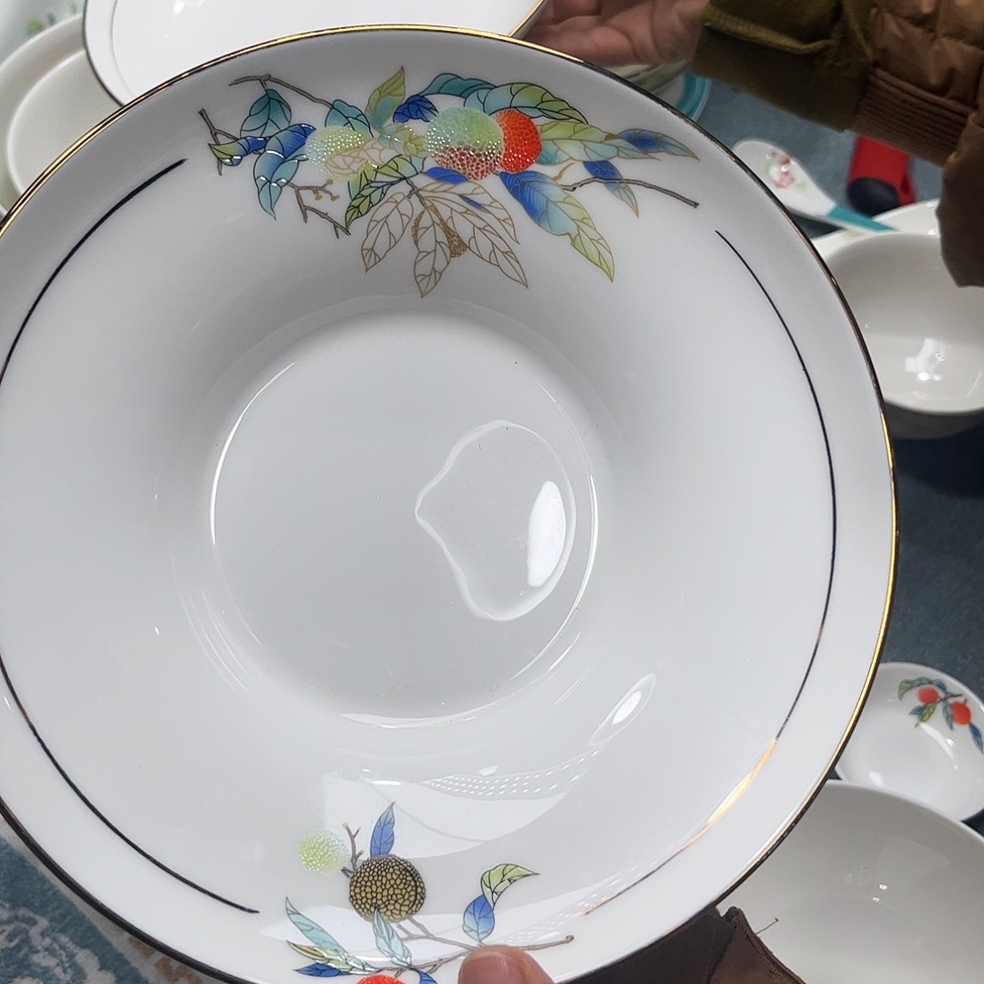 瓷片荔枝草帽盘二个哇塞