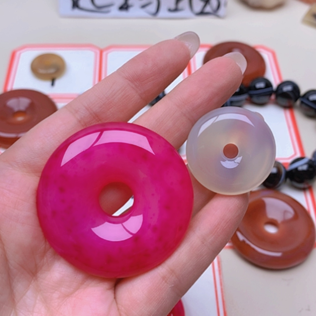 【闪购商品】未镶嵌玛瑙/玉髓珠宝半成品思****红