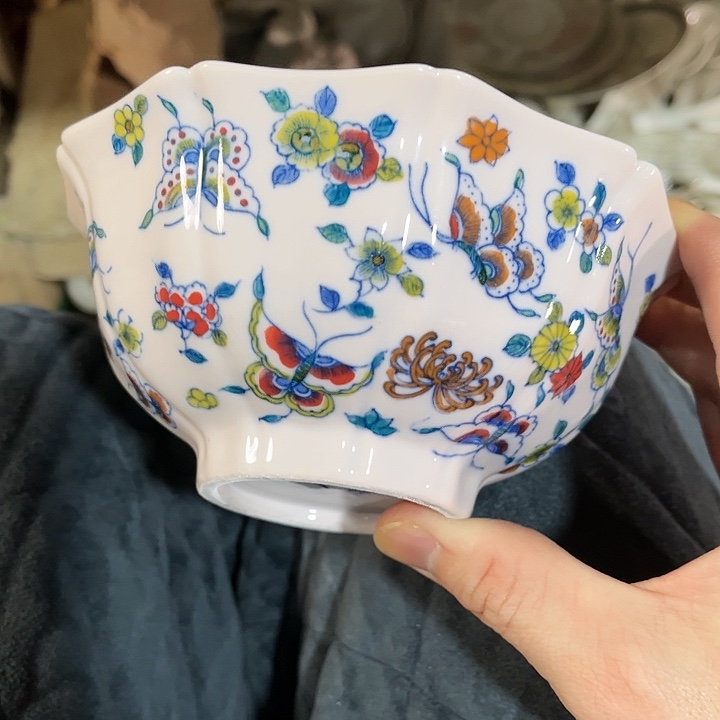 瓷片//////直径15厘米。红。