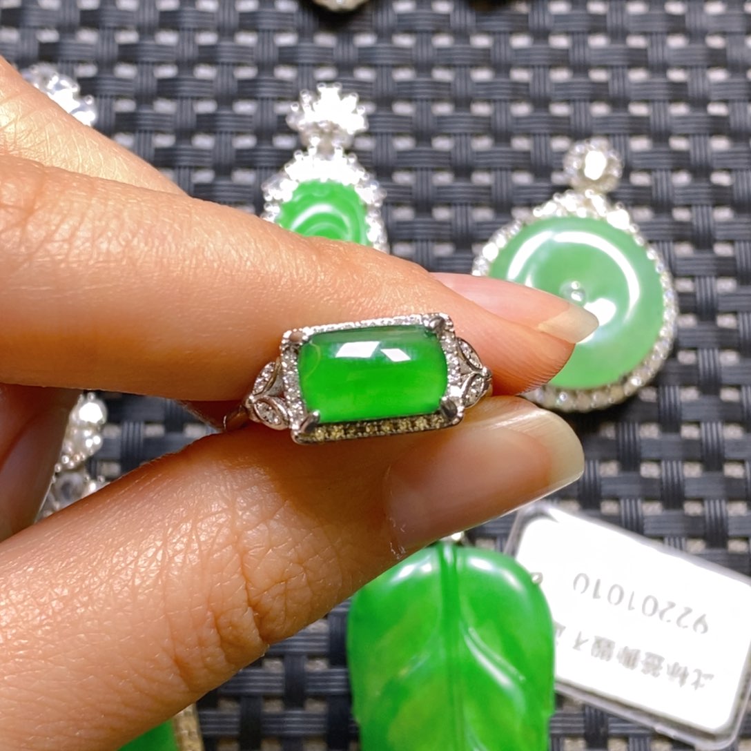 翡翠戒指银S925镶嵌戒指