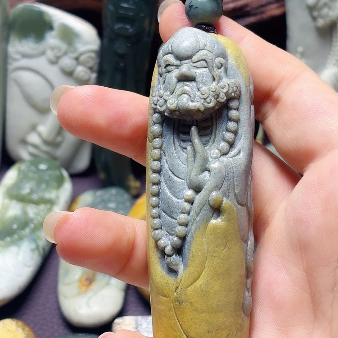 赵***旗岫岩河磨玉（透闪石质玉）未镶嵌挂件