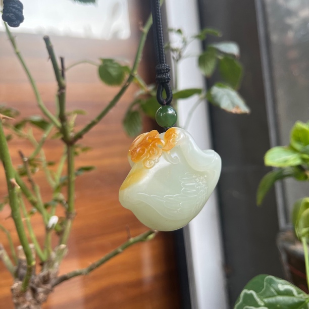 和田玉洒金红皮鹅如意