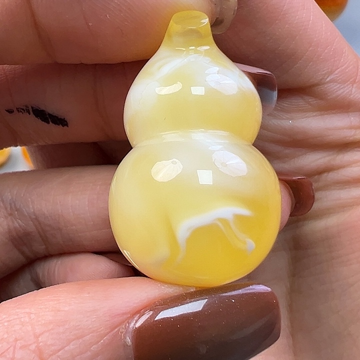 蜜蜡未镶嵌珠宝奇石
