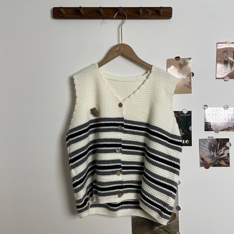 休闲马甲减龄软糯彩球宽松显瘦甜美叠穿针织少女S2610