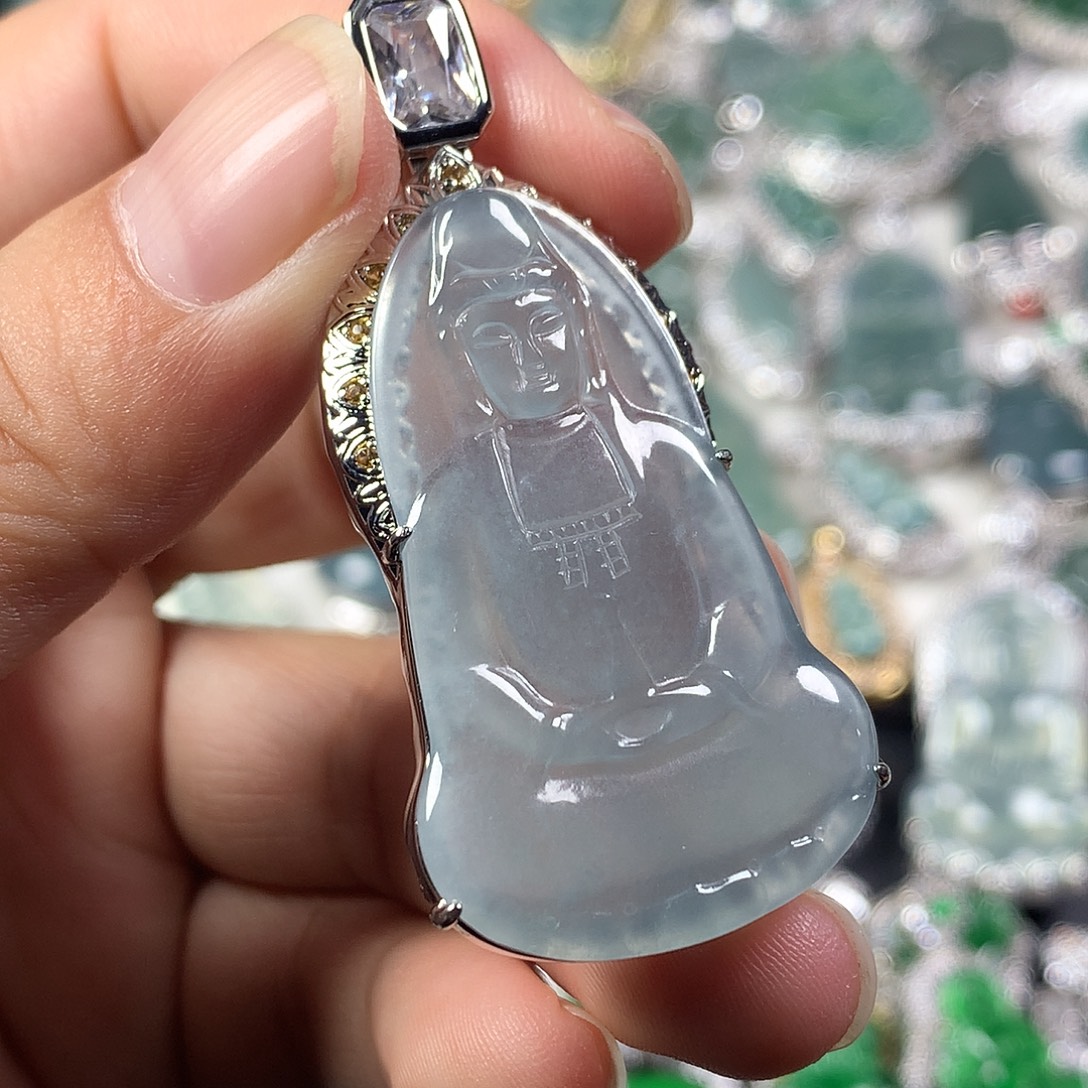 翡翠未镶嵌颈饰素衣