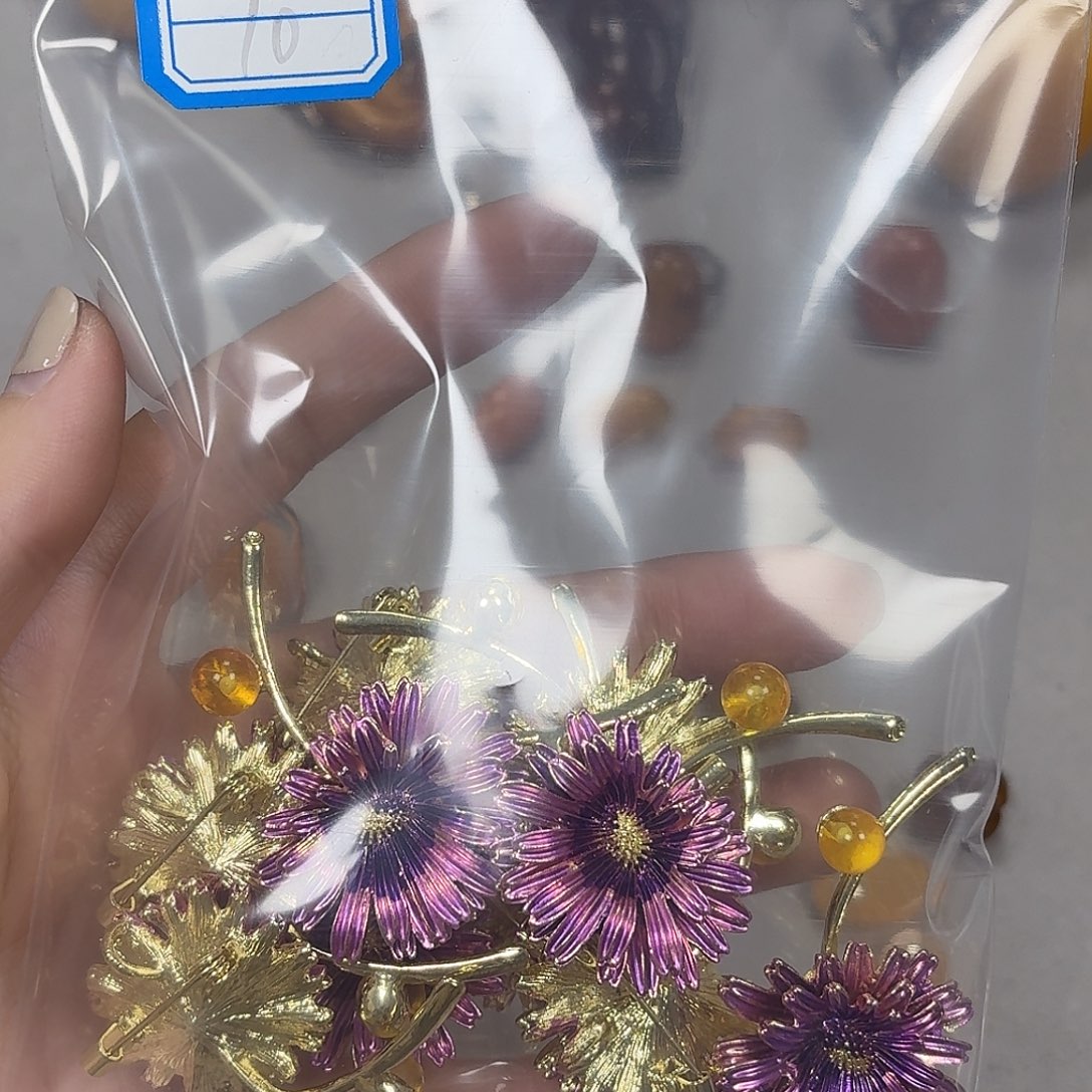 约***盒琥珀未镶嵌颈饰吊坠