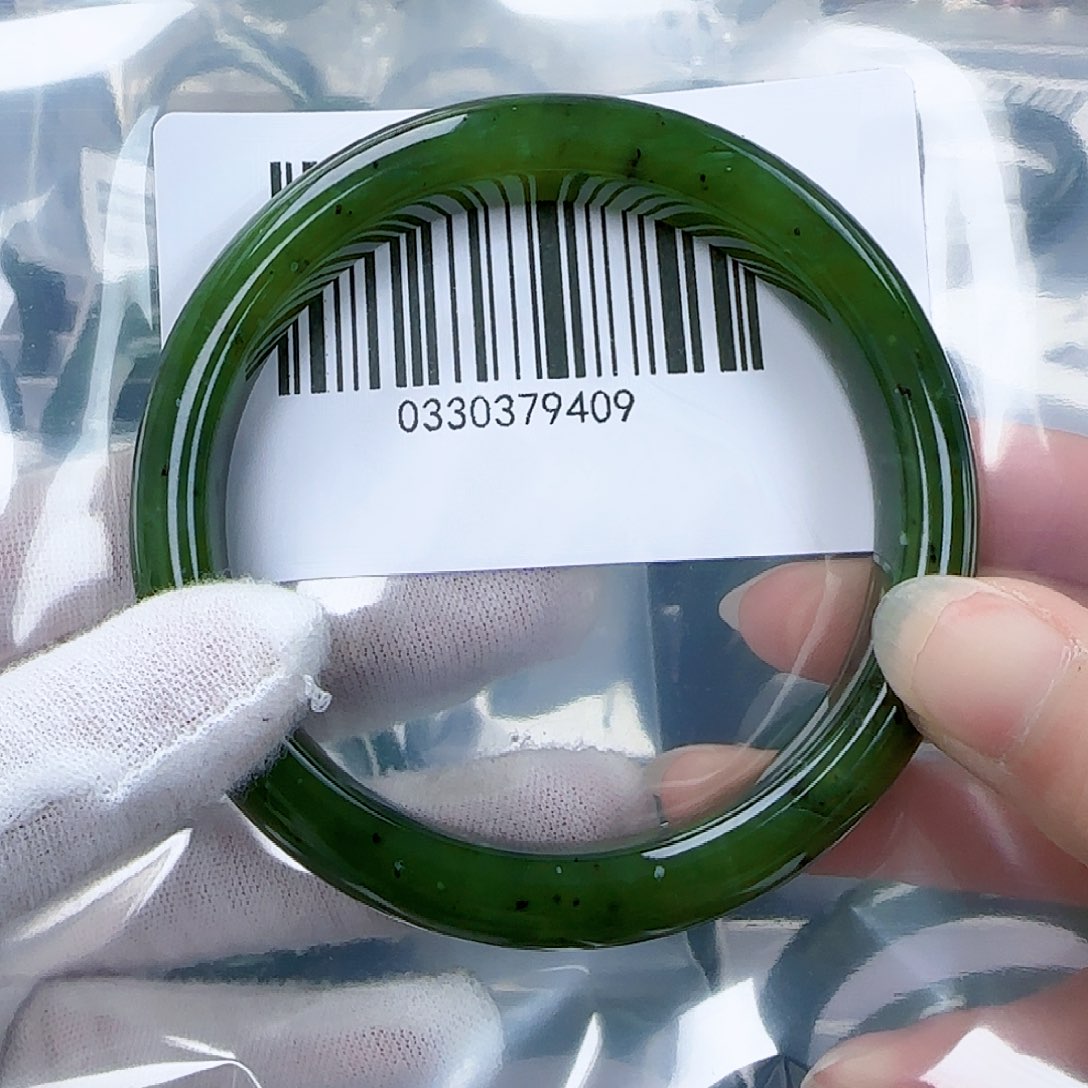 和田玉（碧玉）手镯未镶嵌6465包容