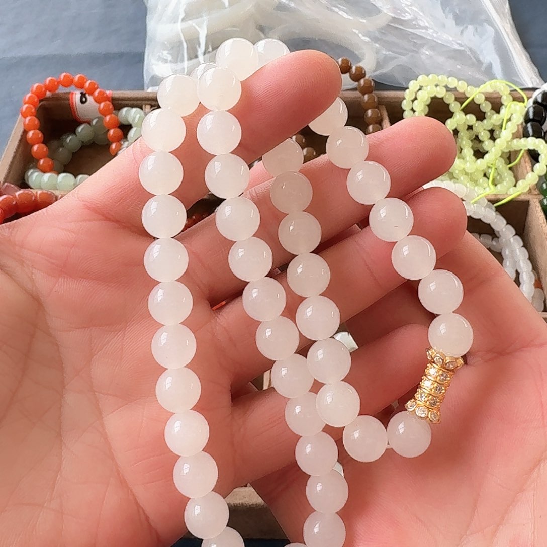 和田玉颈饰未镶嵌