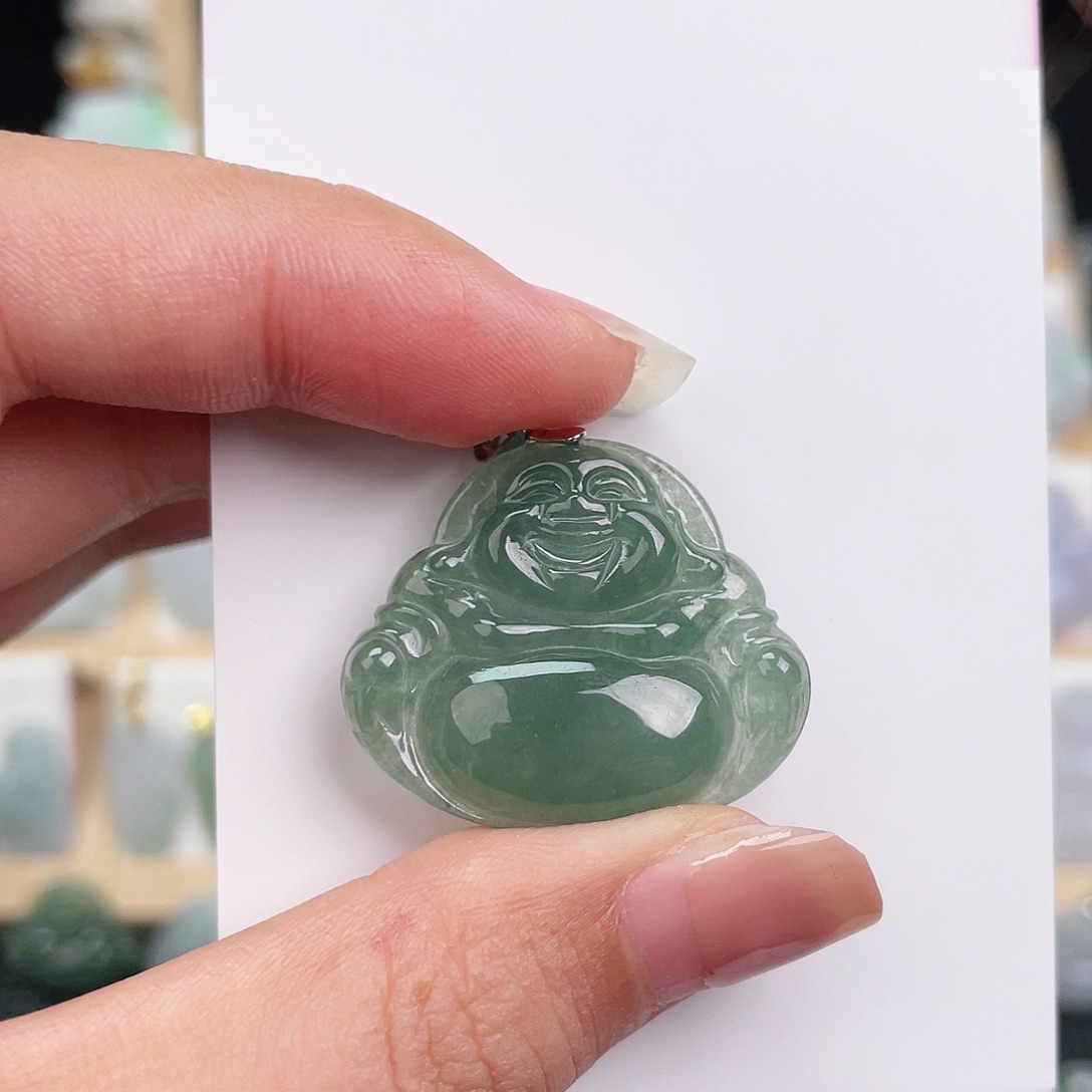 翡翠未镶嵌颈饰佛公