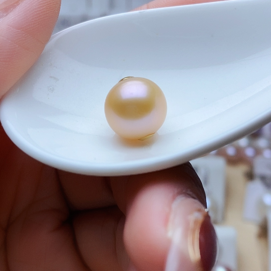 淡水珍珠吊坠(赠链)18K金镶嵌