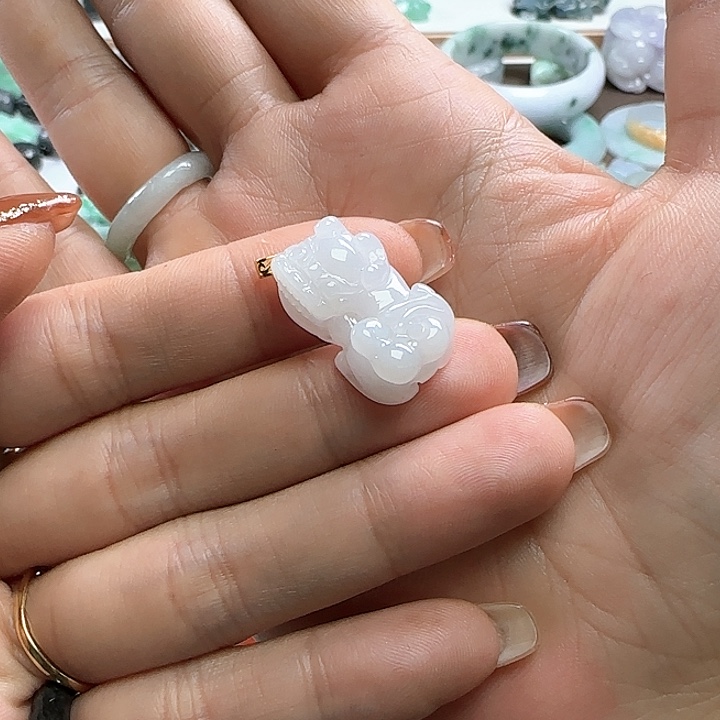 翡翠颈饰未镶嵌霸王貔貅