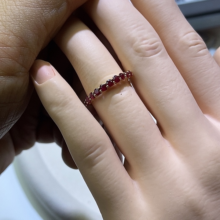 红宝石戒指18K金镶嵌