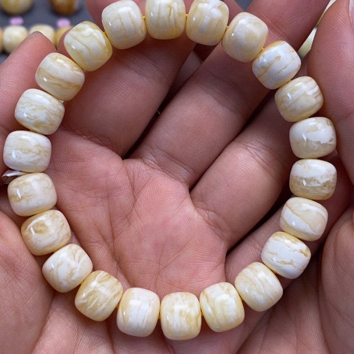 未镶嵌蜜蜡裸石老型