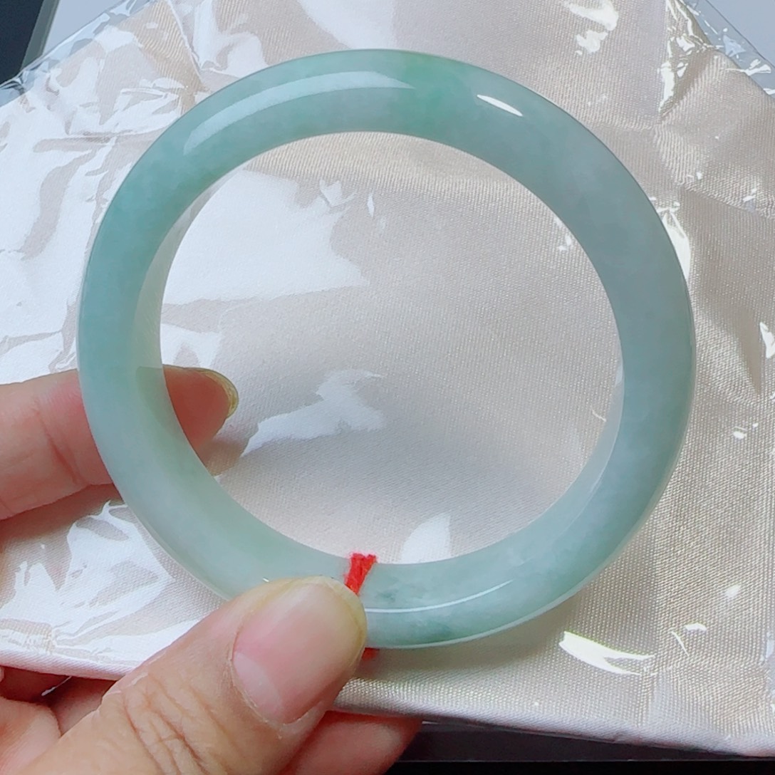 翡翠未镶嵌手镯aaa