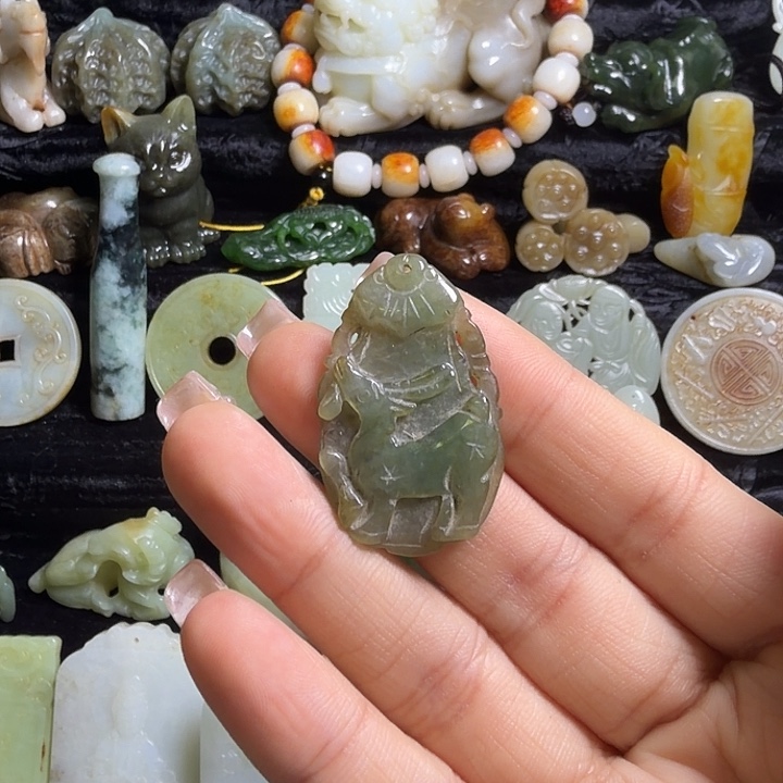 和田玉（糖玉）未镶嵌颈饰