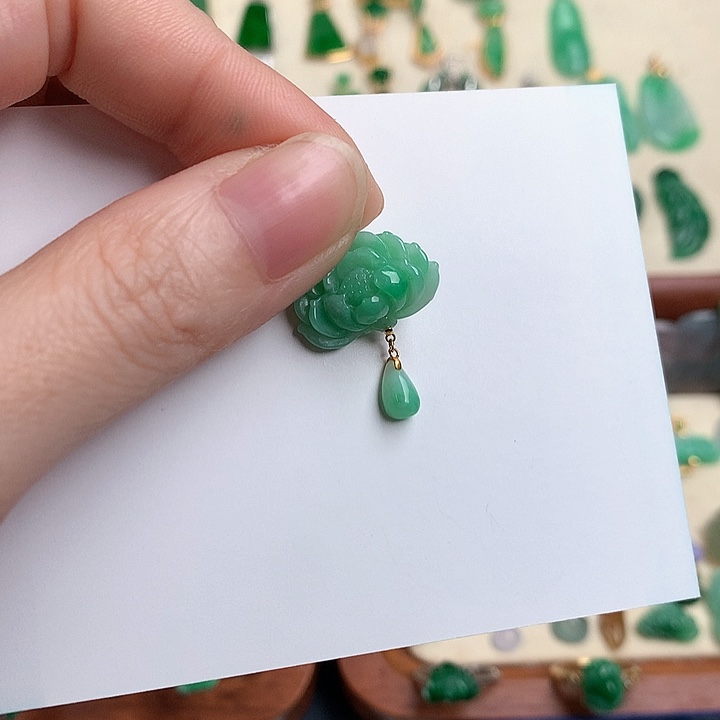 颈饰18K金镶嵌翡翠85237647888