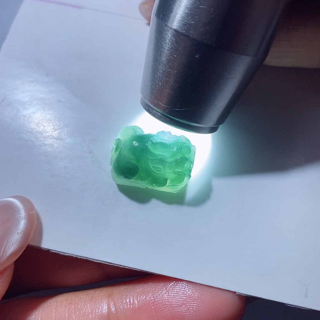 定制翡翠未镶嵌翡翠