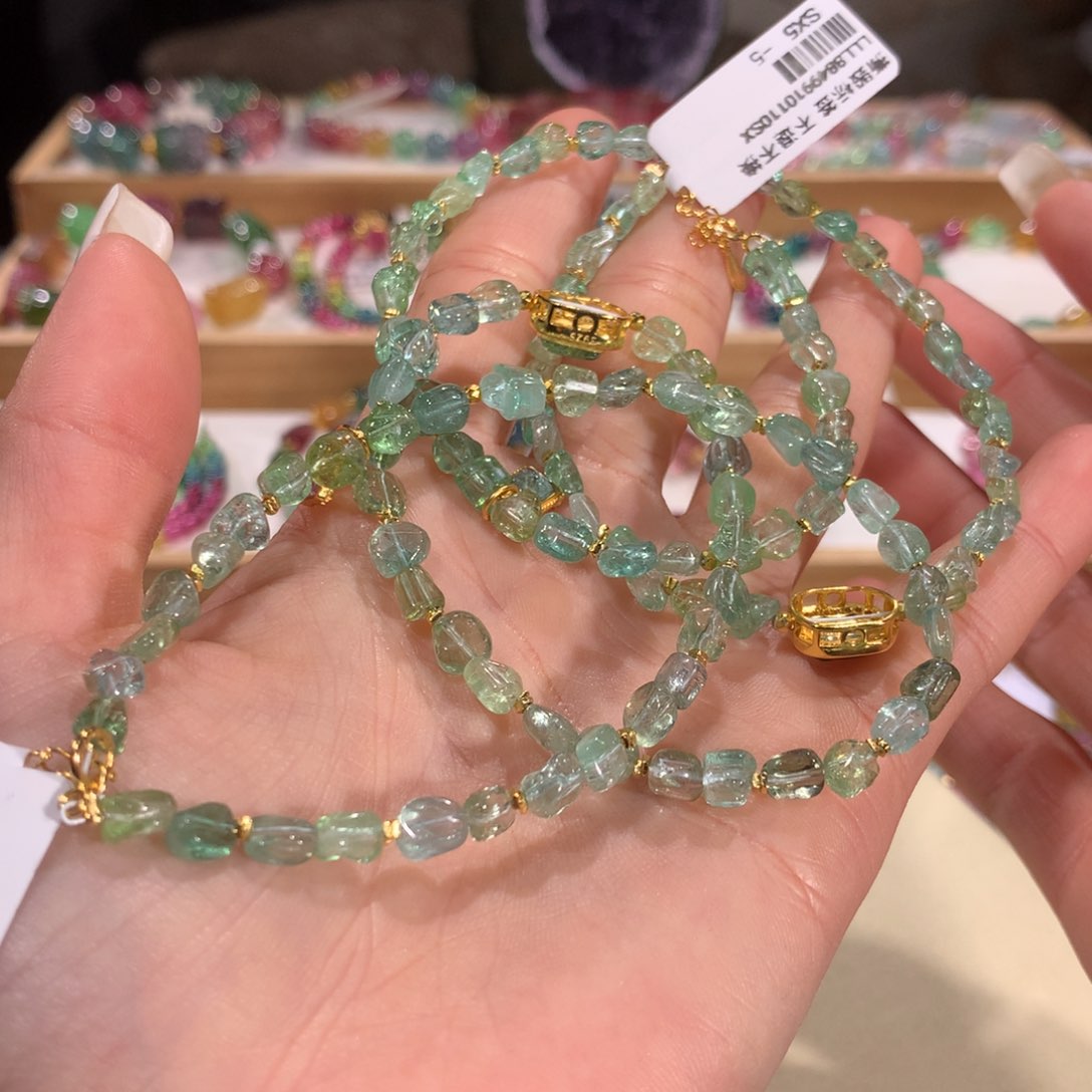 碧玺多样性发货一件未镶嵌