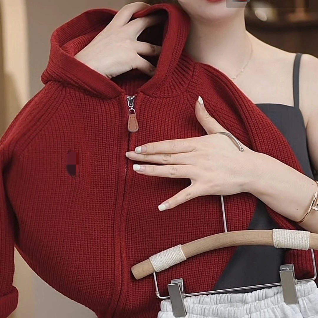 2024秋冬新款儿童圆领百搭复古韩版针织红色开衫刺绣毛衣