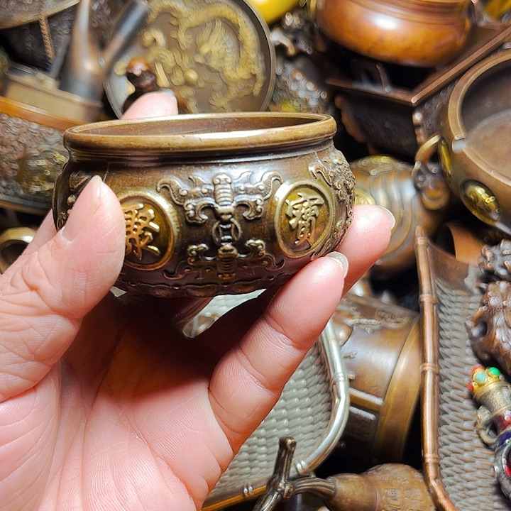 铜器制作精美精致