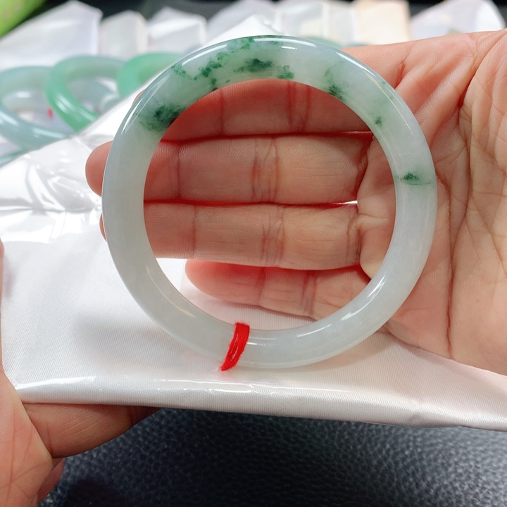 翡翠手镯未镶嵌545455555