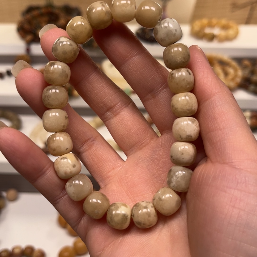 *****吊坠白玉菩提麻子手串一条