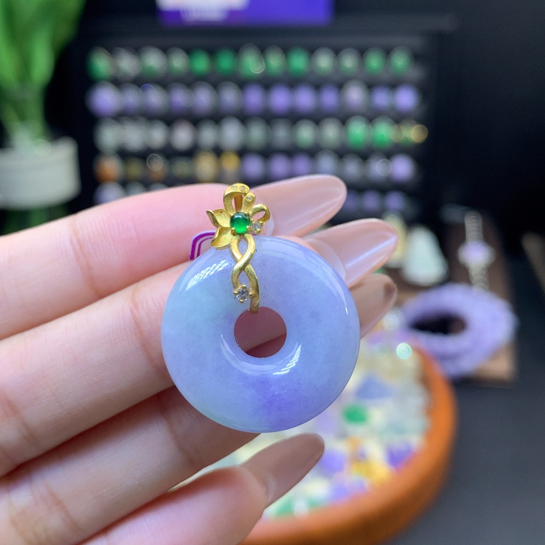 翡翠18K金镶嵌颈饰