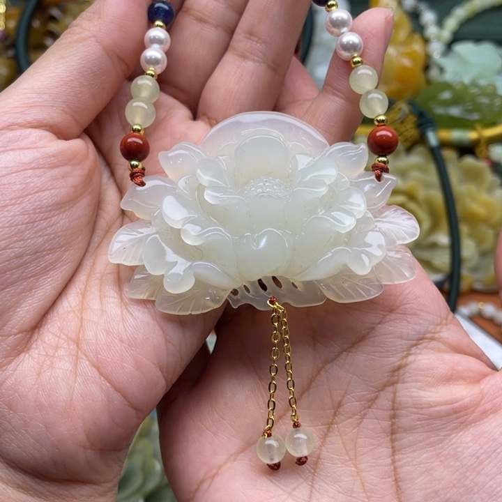 蛇纹石玉吊坠合金杨*