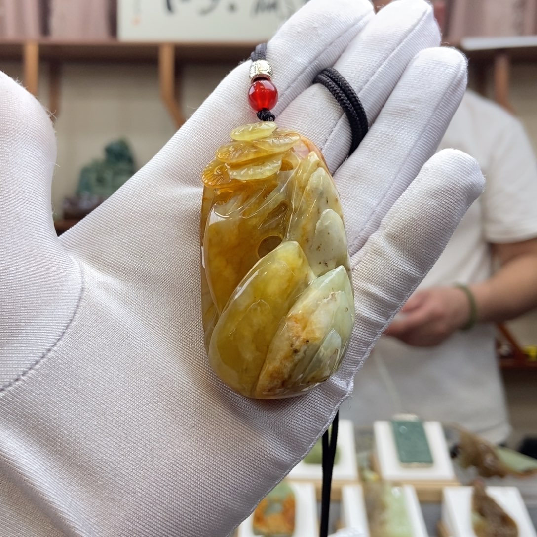 蛇纹石玉未镶嵌颈饰